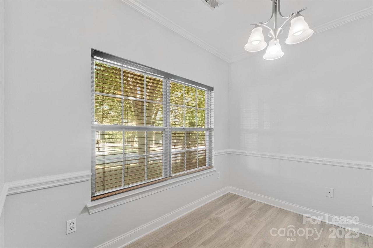 2476 Ryerson Ct - Photo 3 of 30