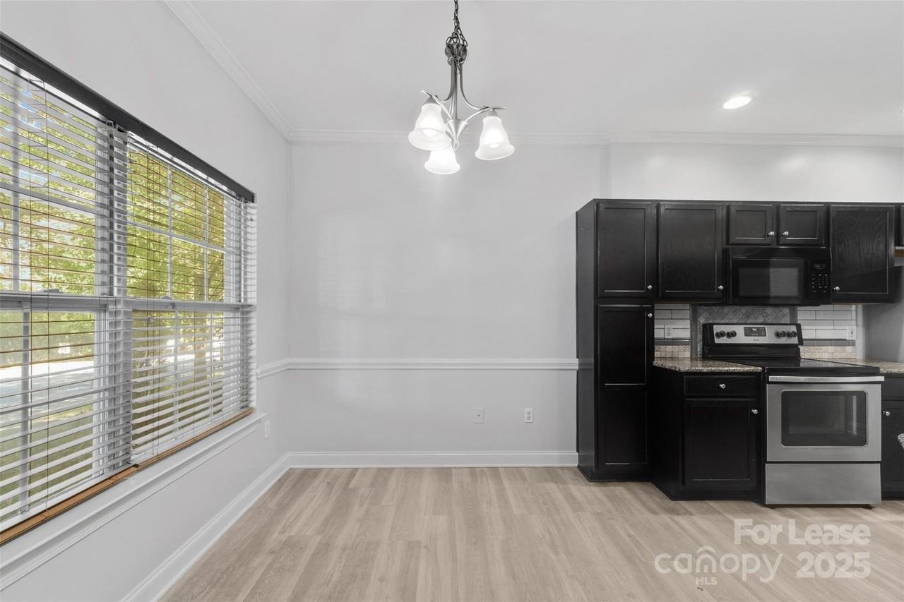 2476 Ryerson Ct - Photo 4 of 30