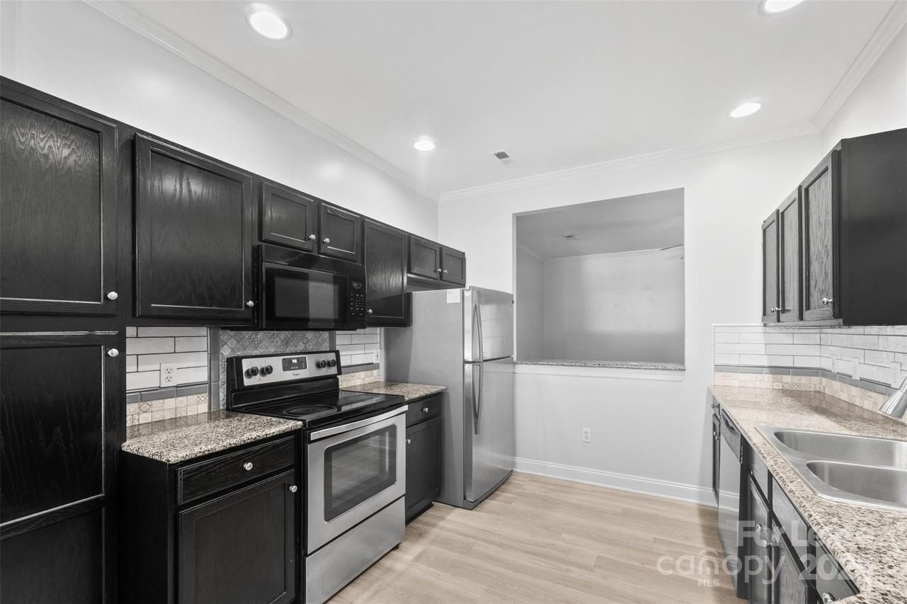 2476 Ryerson Ct - Photo 7 of 30