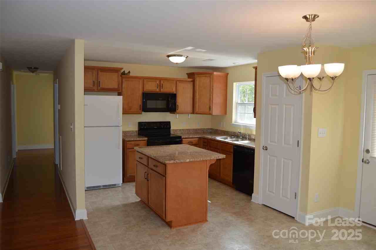 132 Springfield Rd - Photo 2 of 16