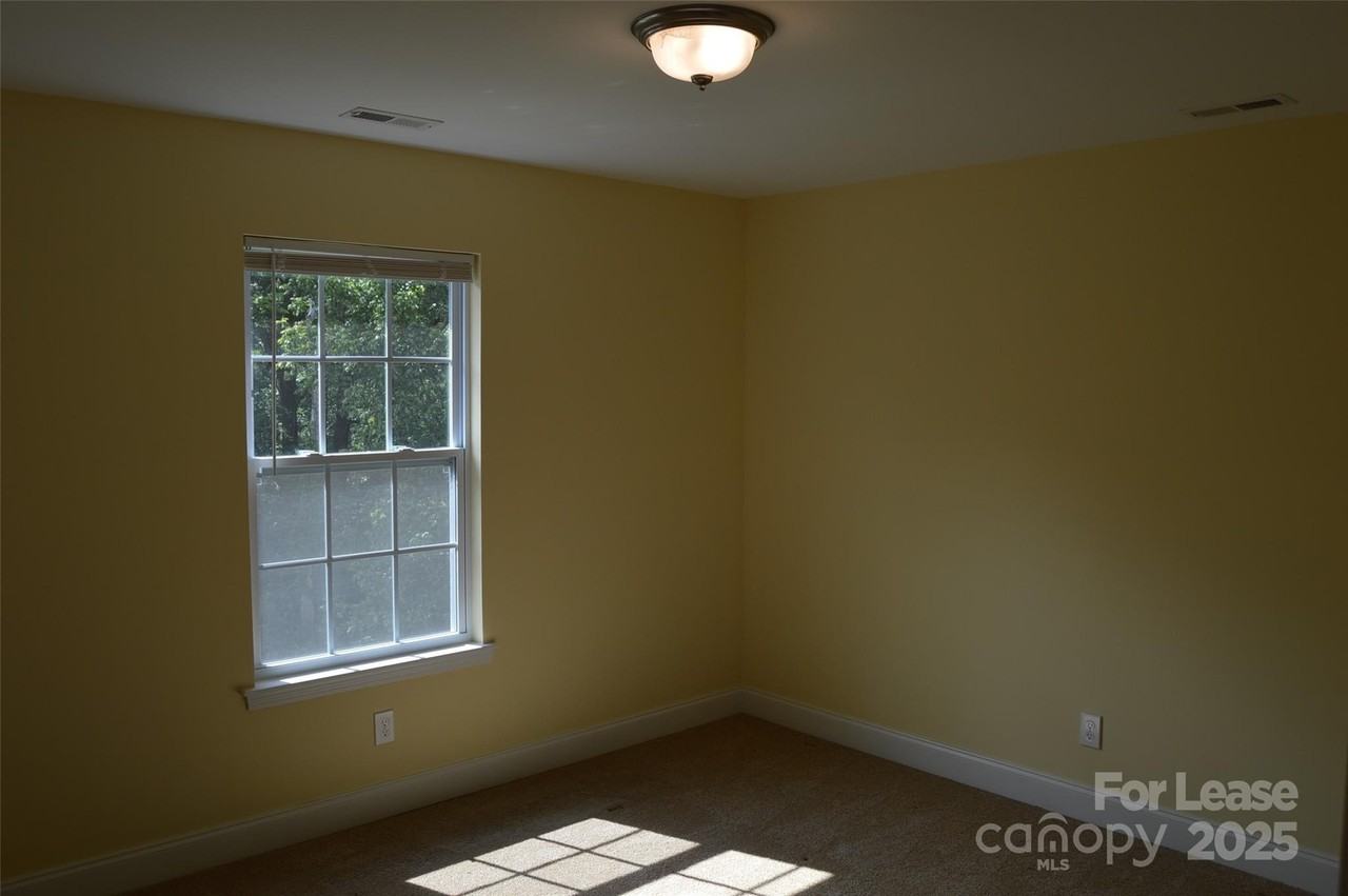 132 Springfield Rd - Photo 4 of 16