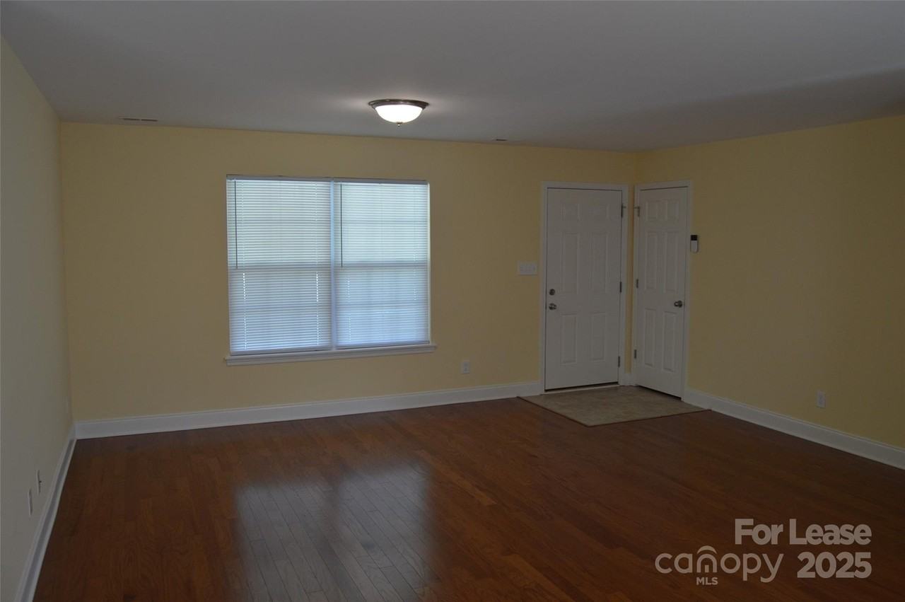 132 Springfield Rd - Photo 7 of 16