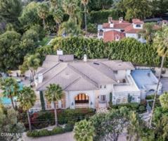 featured image of 4440 Hayvenhurst Ave