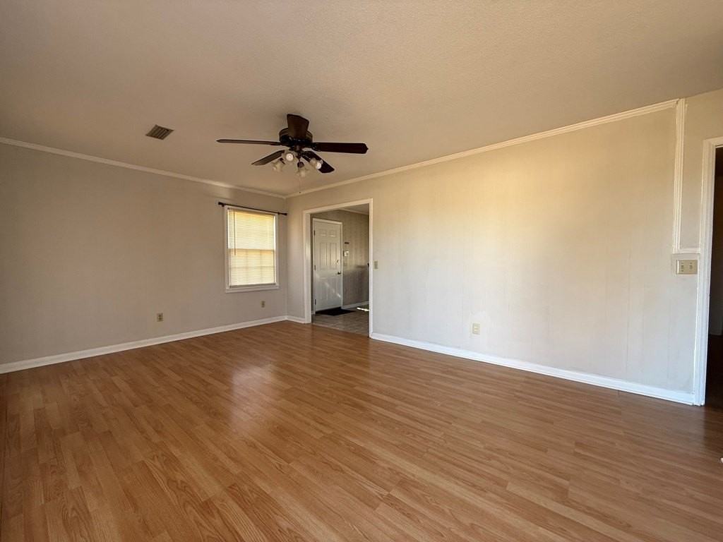 3206 Springdale Dr - Photo 4 of 18