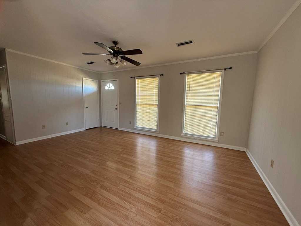 3206 Springdale Dr - Photo 6 of 18