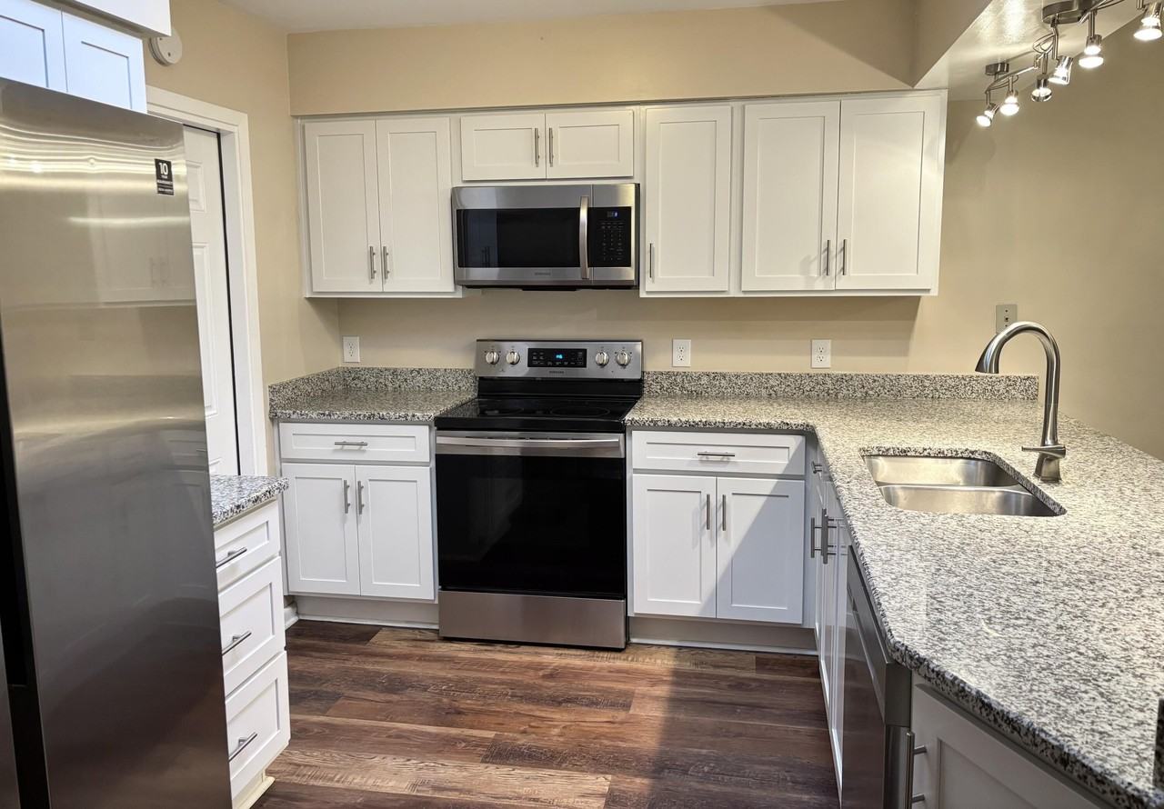 93 Cutter Ln - Photo 3 of 14