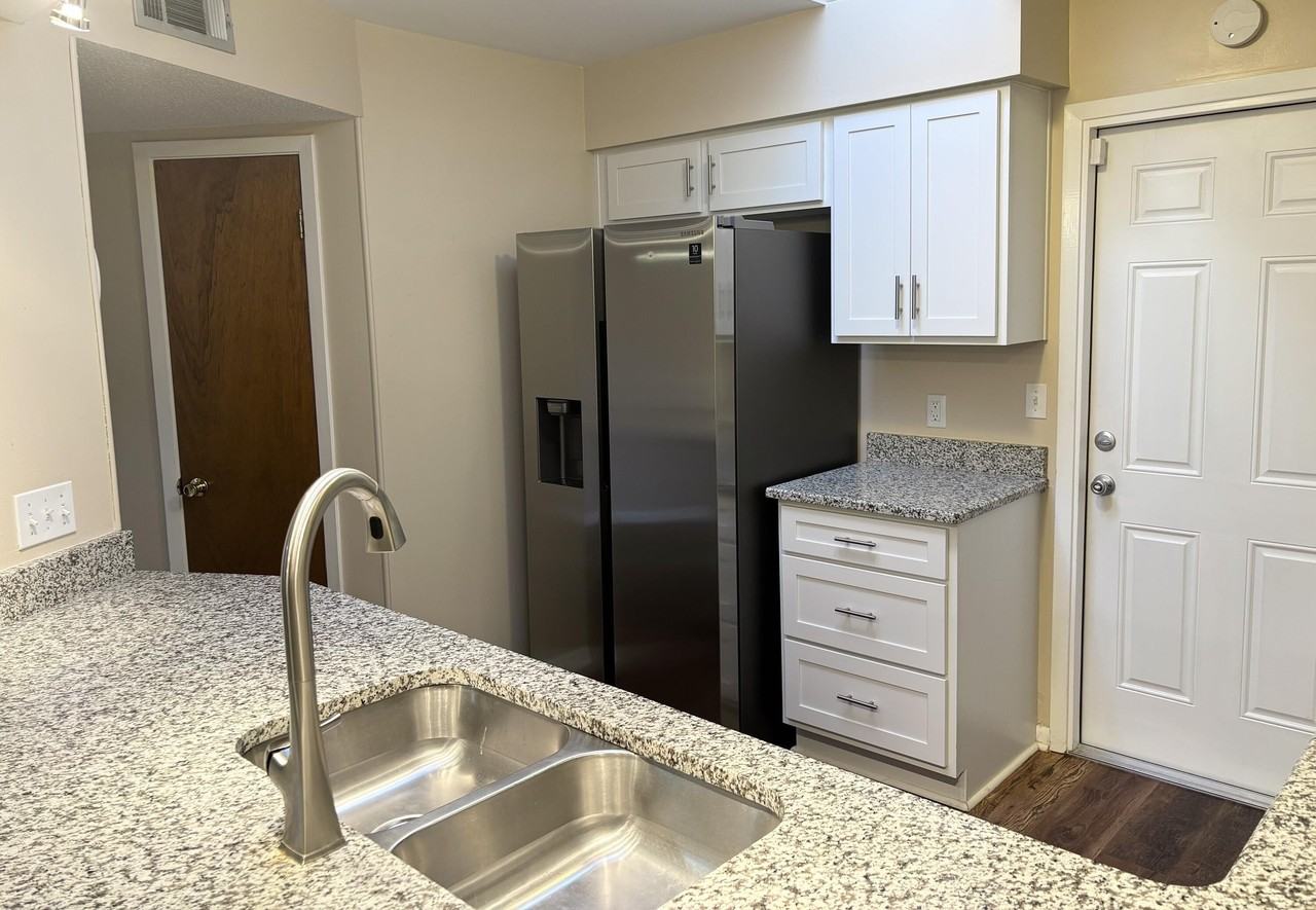 93 Cutter Ln - Photo 4 of 14