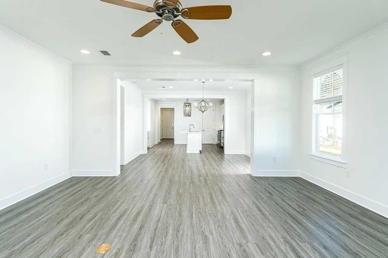 36 W Sandlefoot Ln - Photo 7 of 10