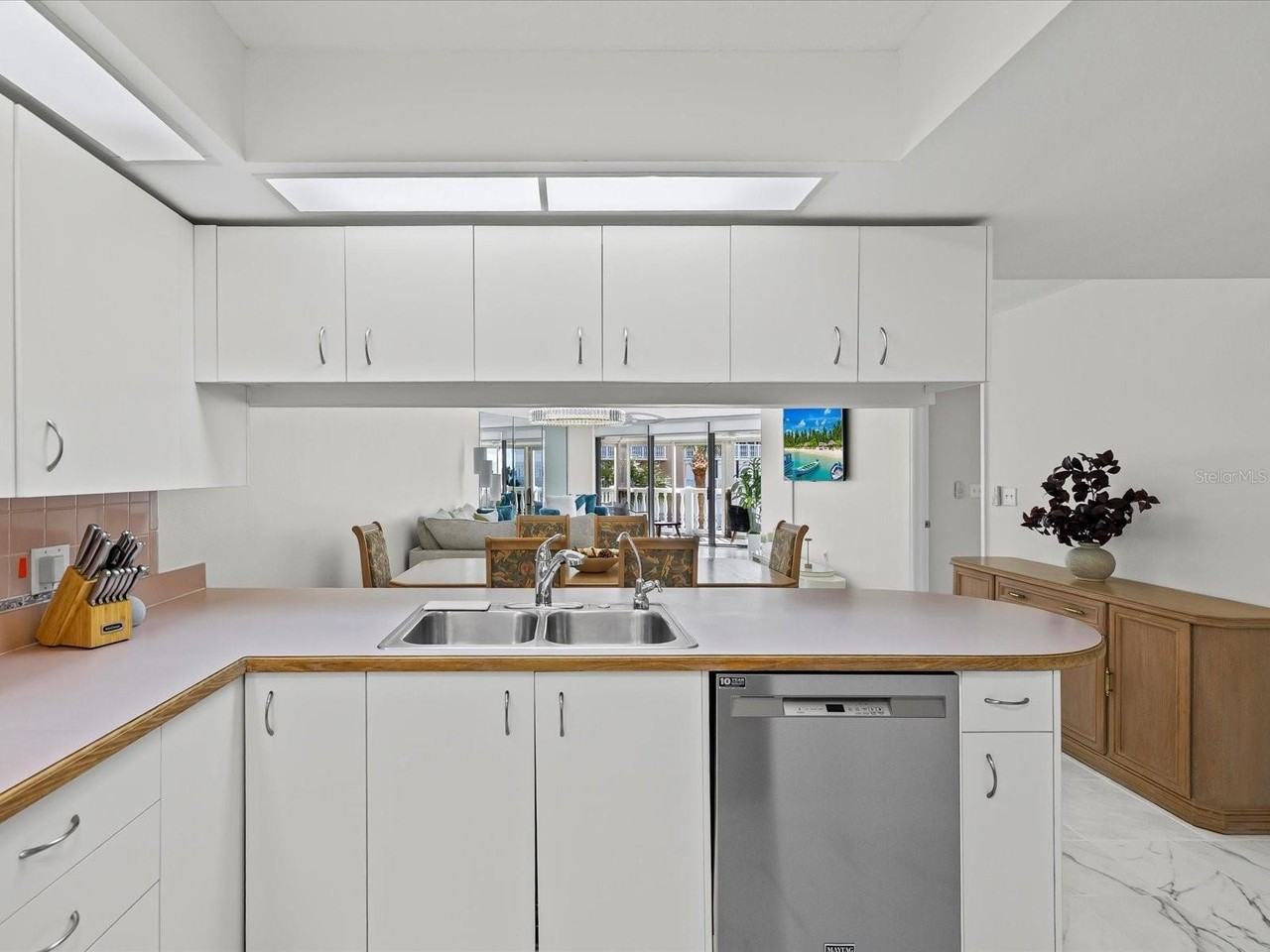 6650 Sunset Way - Photo 5 of 37