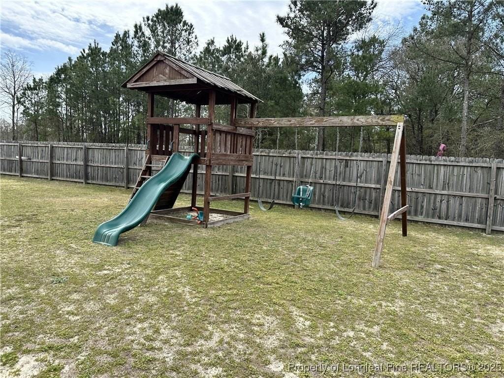 2240 Sir Michael Dr - Photo 4 of 21