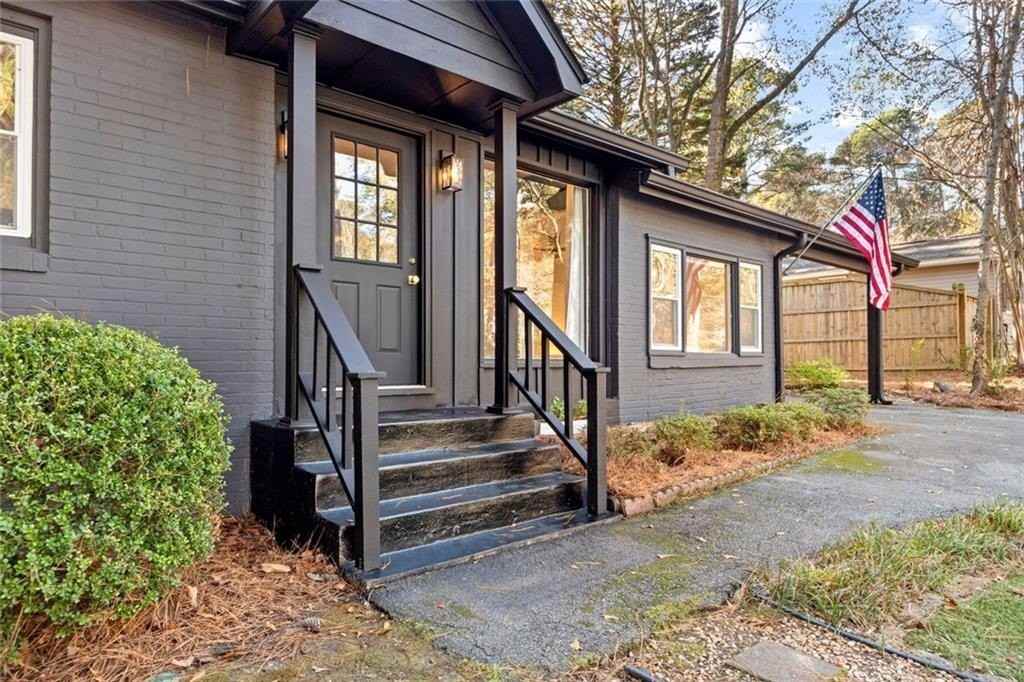 1333 Victor Rd Ne - Photo 7 of 43