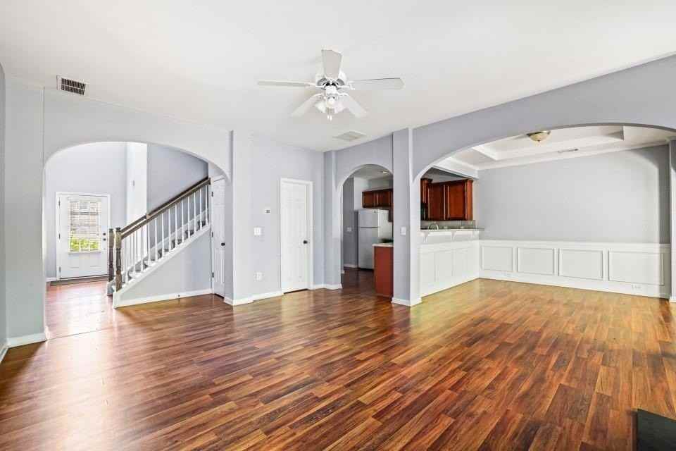 2892 Cross Creek Dr - Photo 3 of 7