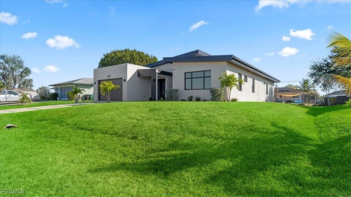 1017 Ne 4th Pl - Photo 4 of 34