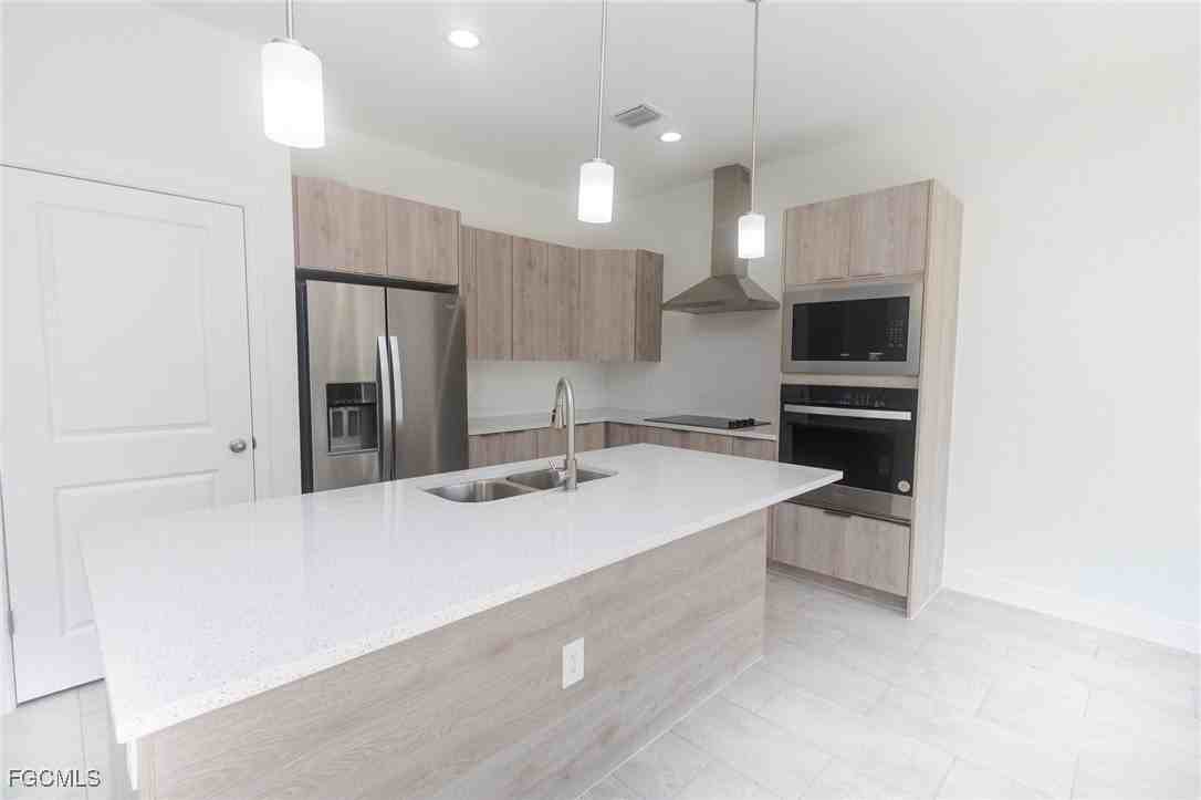 1032 Hilton Ct - Photo 4 of 27