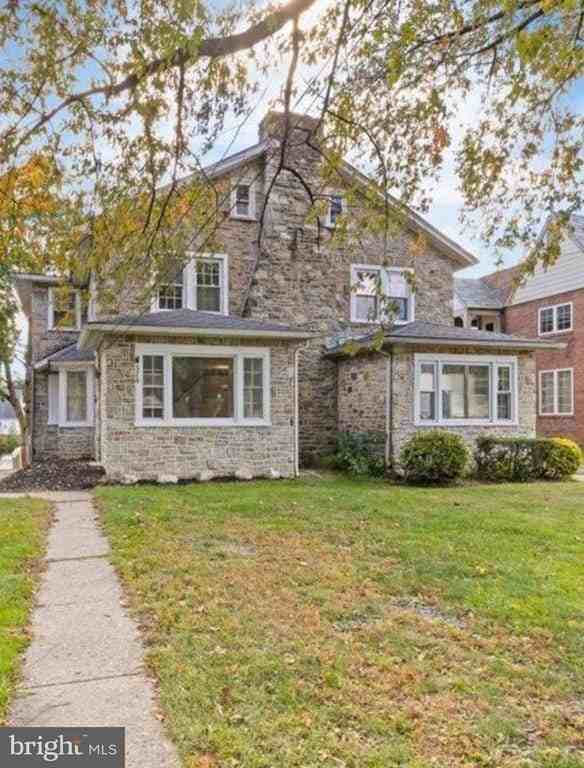 514 E Lancaster Ave - Photo 2 of 13