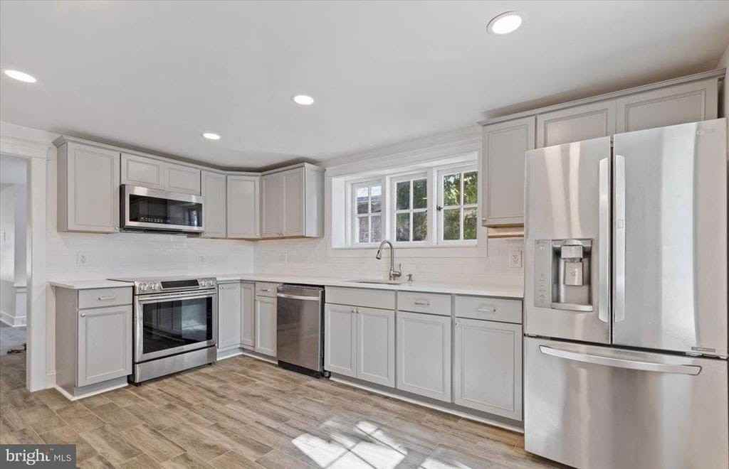 514 E Lancaster Ave - Photo 6 of 13