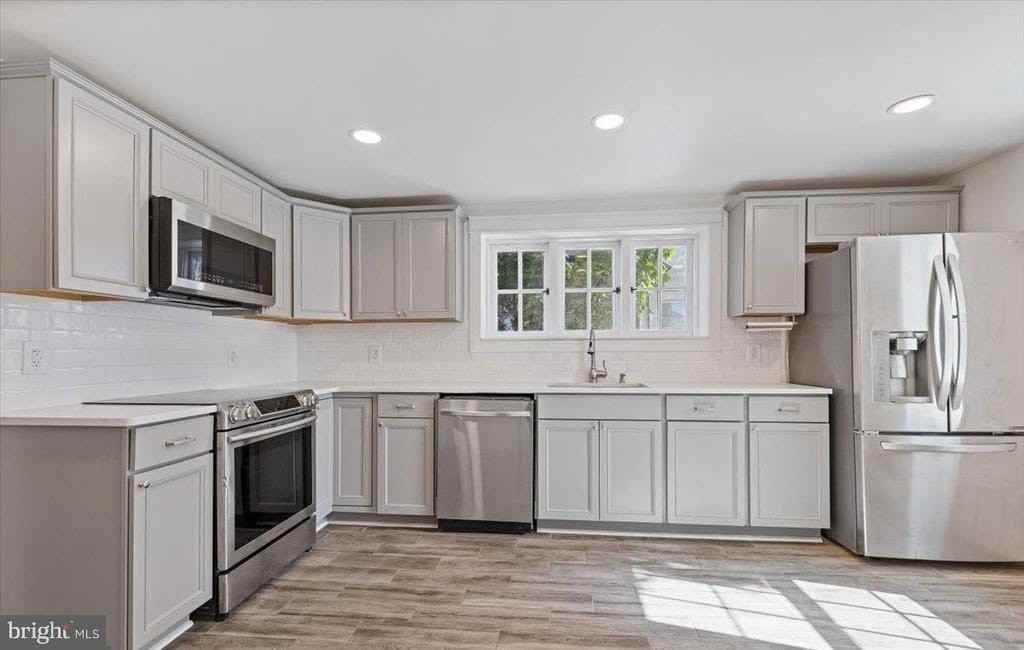 514 E Lancaster Ave - Photo 7 of 13