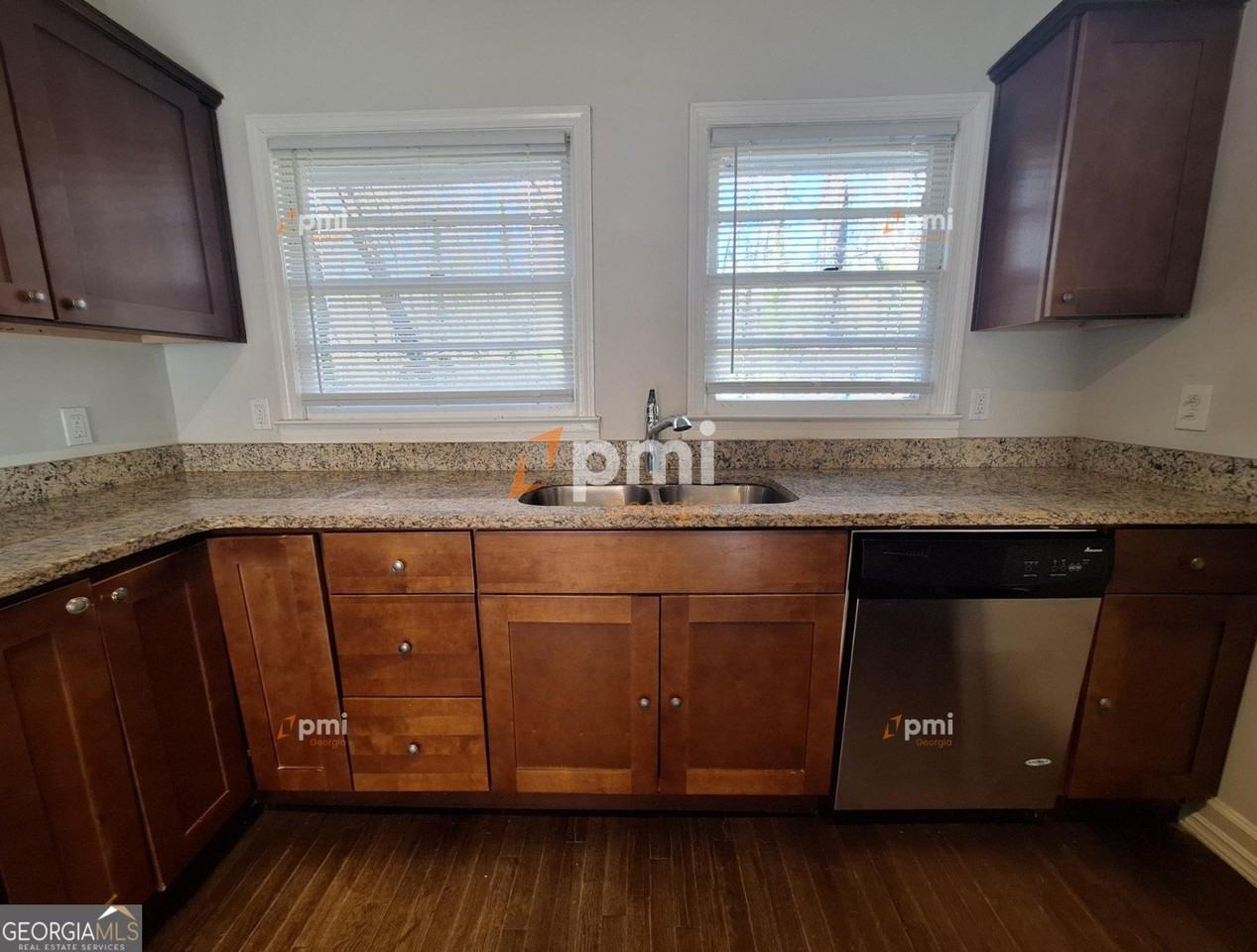 1487 Woodfern Dr - Photo 3 of 15