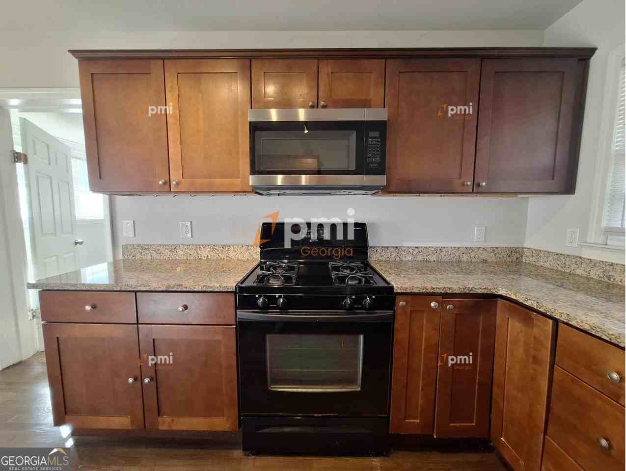 1487 Woodfern Dr - Photo 4 of 15