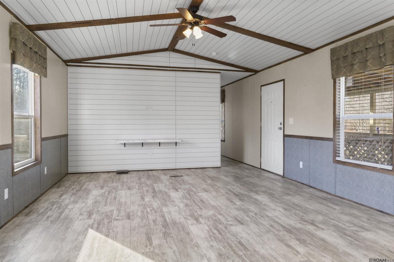 19218 Mclin Rd - Photo 3 of 13