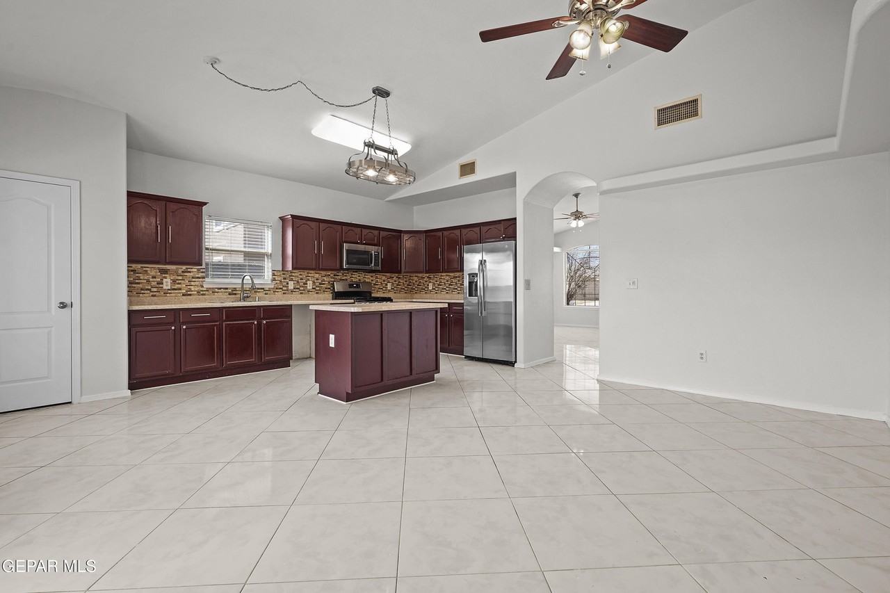 14720 Sand Gate Dr - Photo 7 of 30