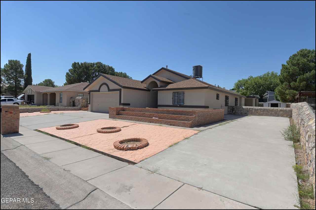 129 Torrey Pines Dr - Photo 2 of 47