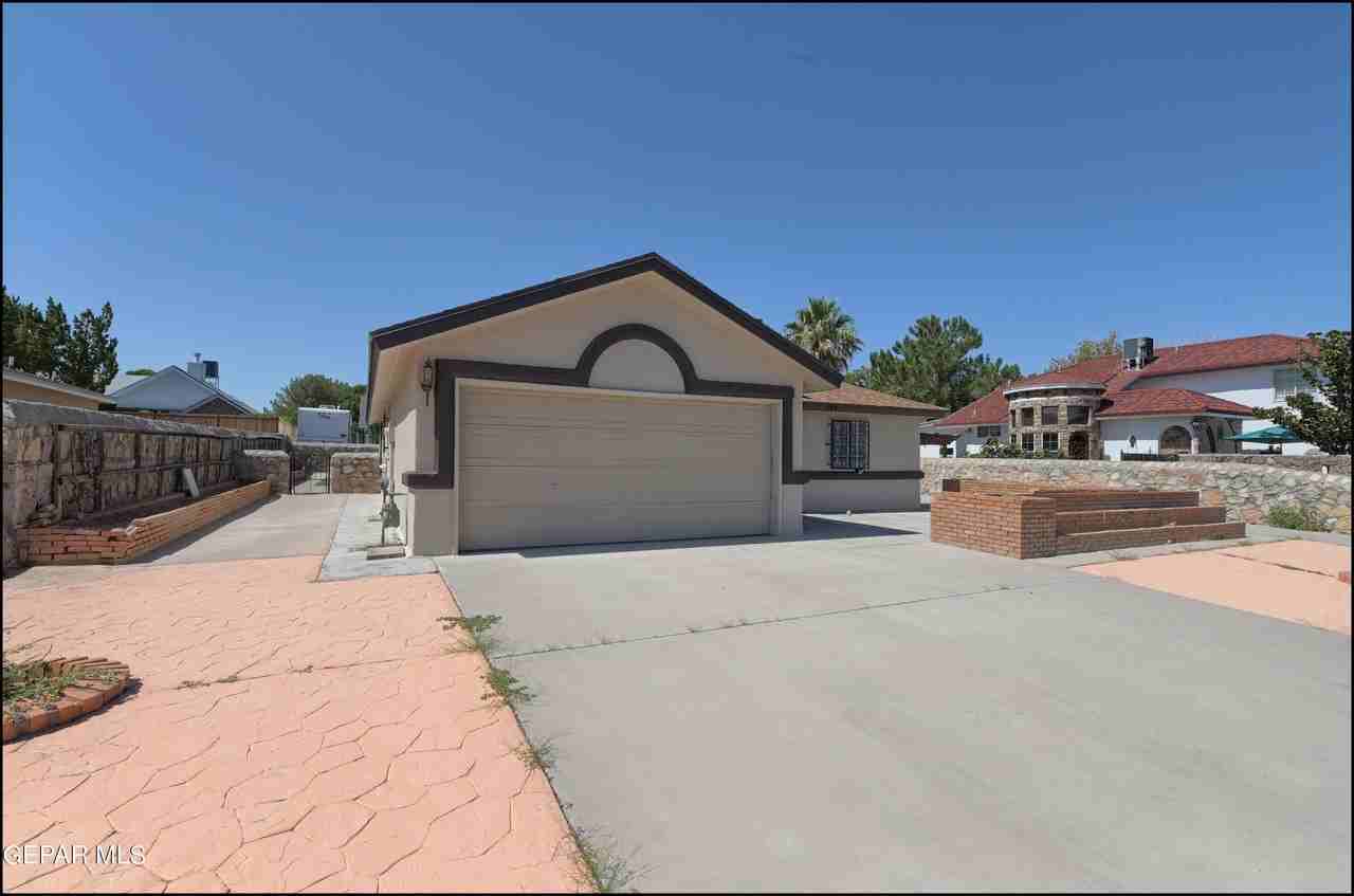 129 Torrey Pines Dr - Photo 4 of 47