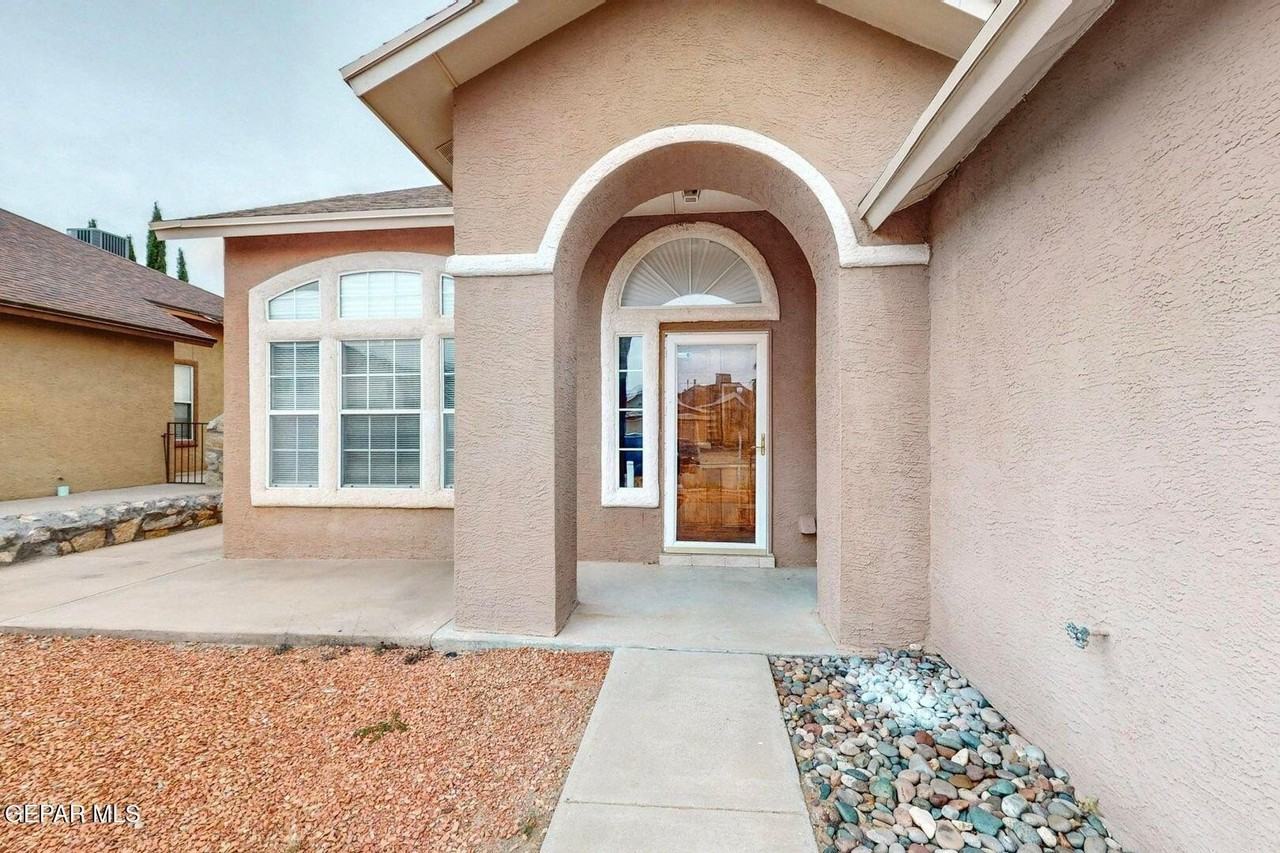 133 E Cloud Song - Photo 3 of 37