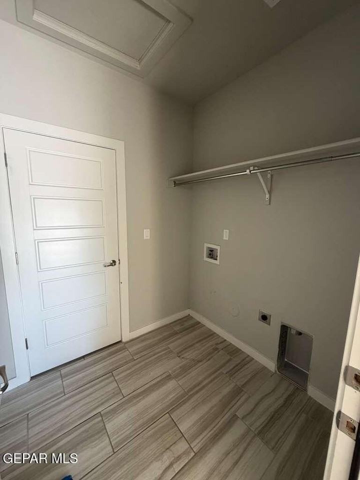 10128 Prairie Flax Dr - Photo 7 of 11