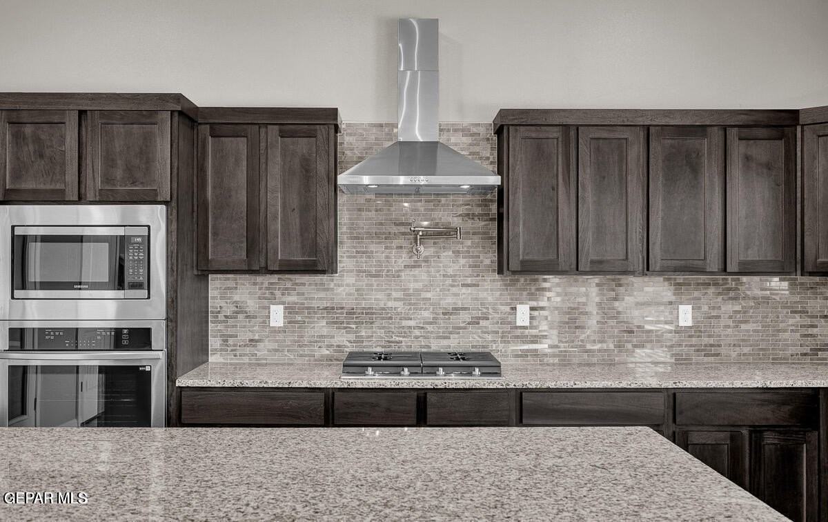 905 Gulf Streams - Photo 4 of 9