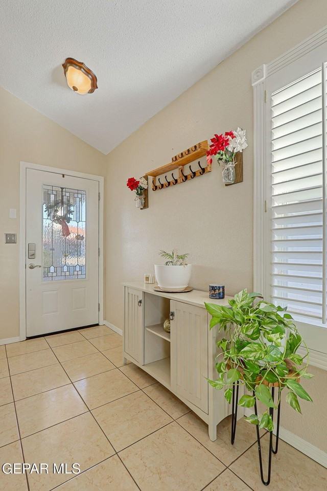 1281 Amber Morgan Dr - Photo 2 of 34