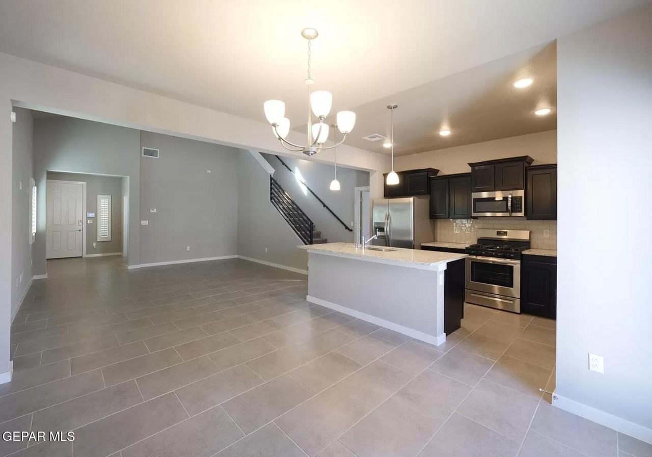 2170 Enchanted Crest Dr - Photo 3 of 25