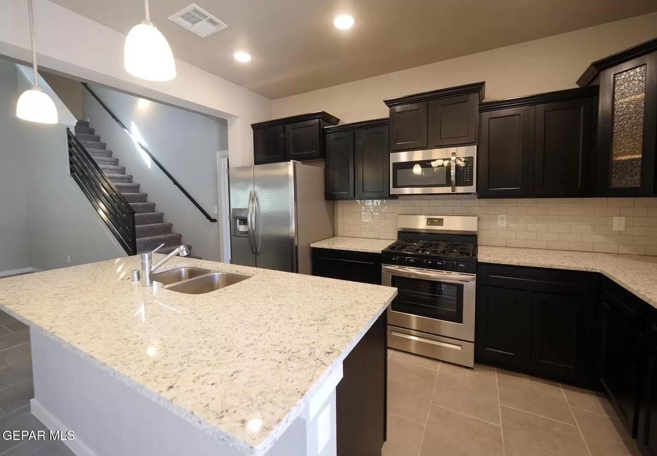 2170 Enchanted Crest Dr - Photo 4 of 25