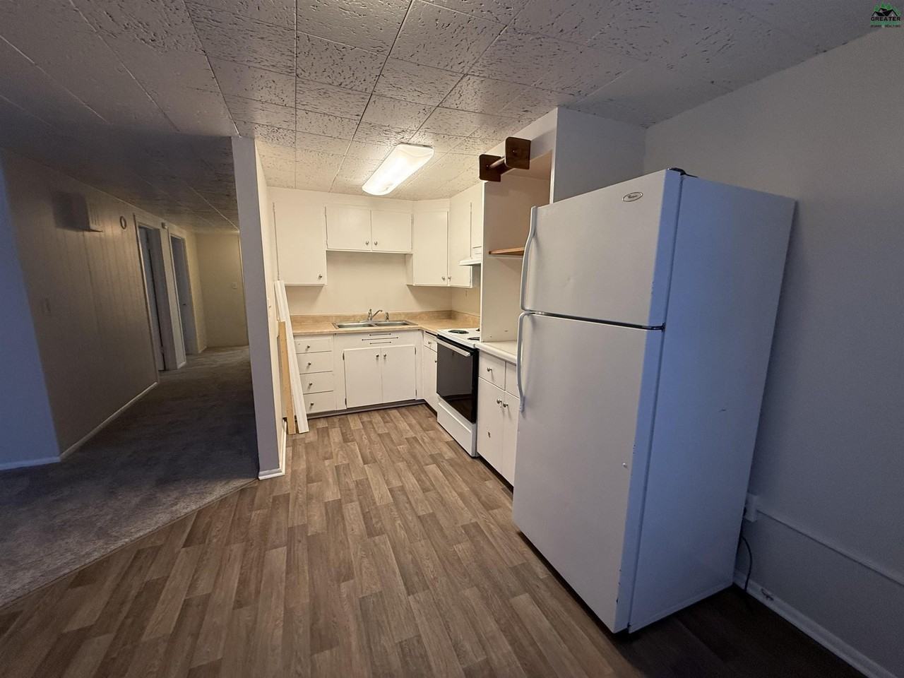 1446 Turner St Apt 3 - Photo 4 of 12