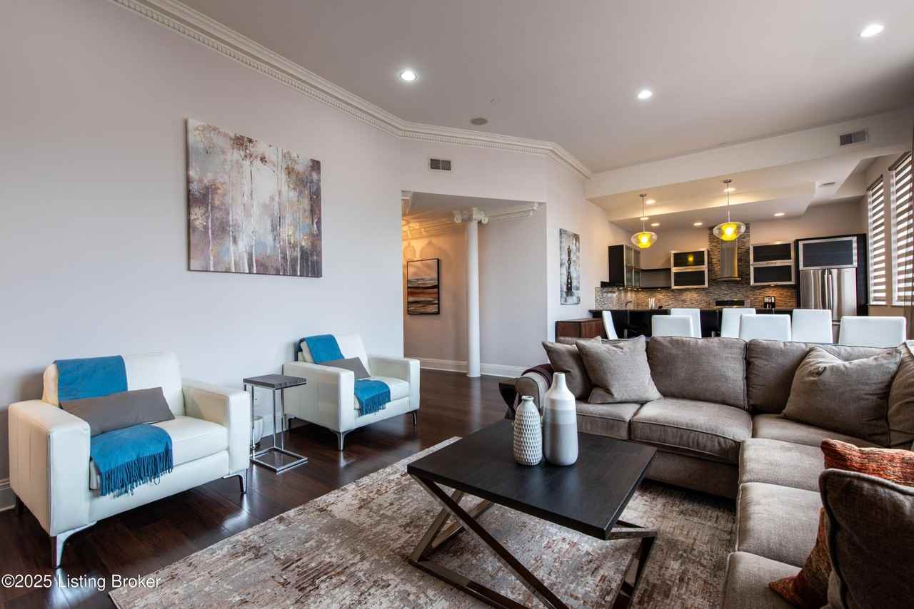 133 S 3rd St Apt 403 #403 - Photo 2 of 32