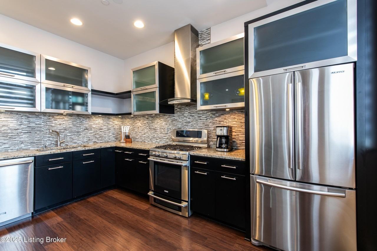 133 S 3rd St Apt 403 #403 - Photo 7 of 32