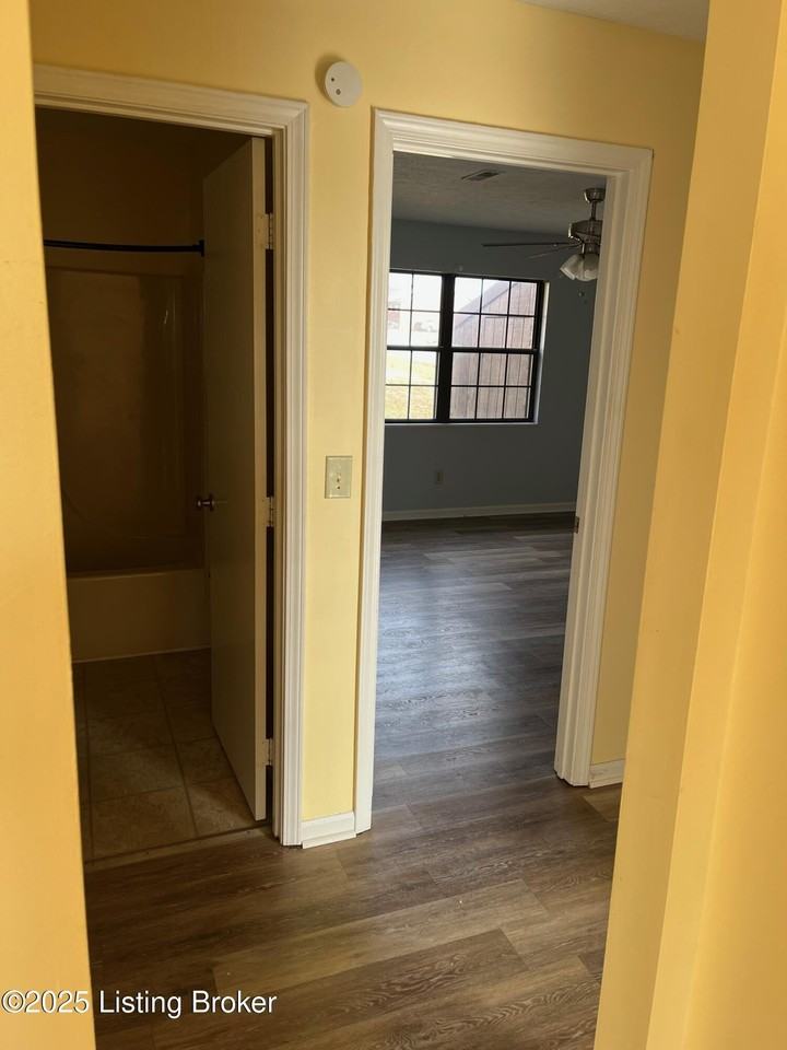 1012 Windview Pl Ste B - Photo 4 of 15