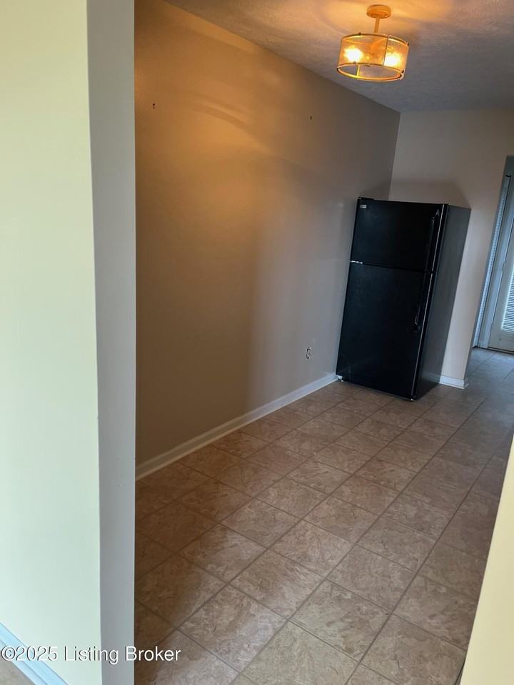 1012 Windview Pl Ste B - Photo 7 of 15