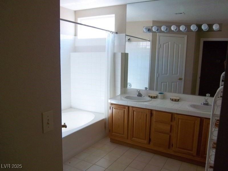 398 Tavernier St - Photo 7 of 11