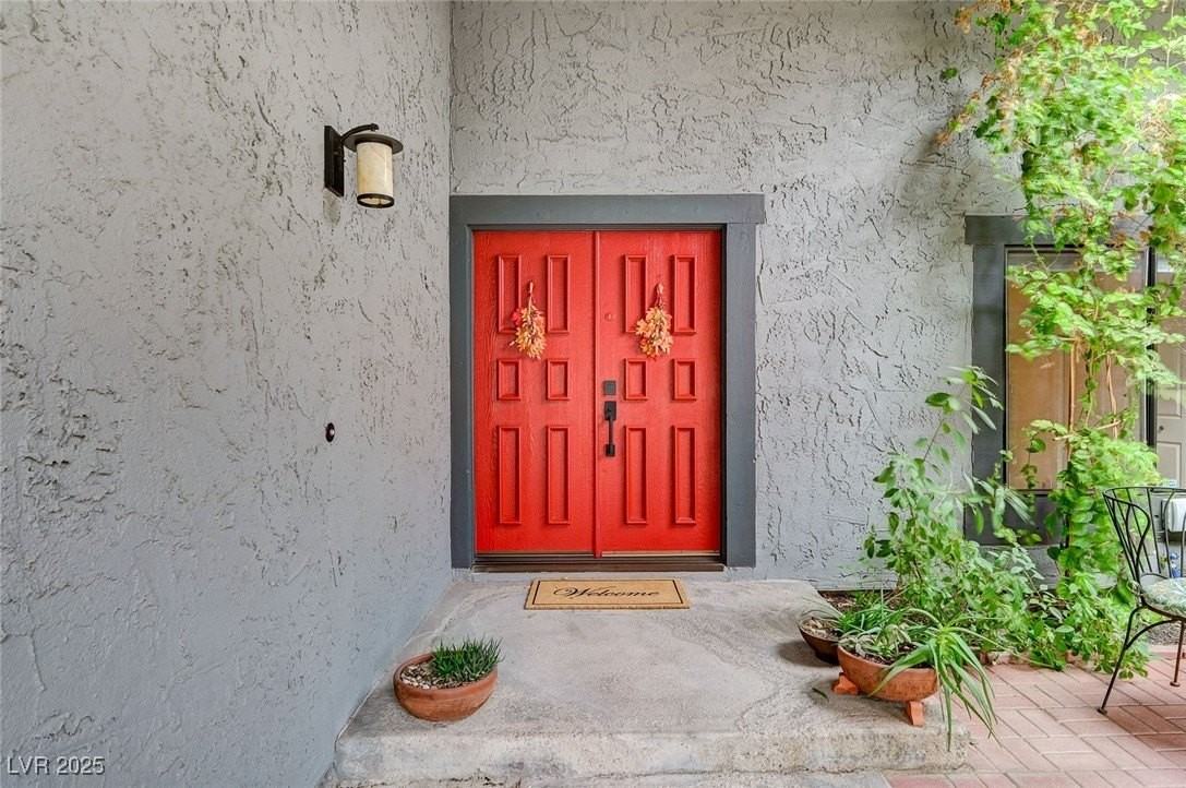 2400 La Solana Way - Photo 4 of 26