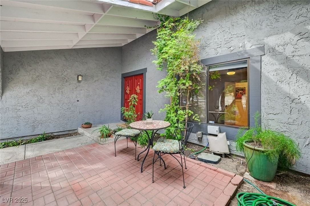 2400 La Solana Way - Photo 5 of 26