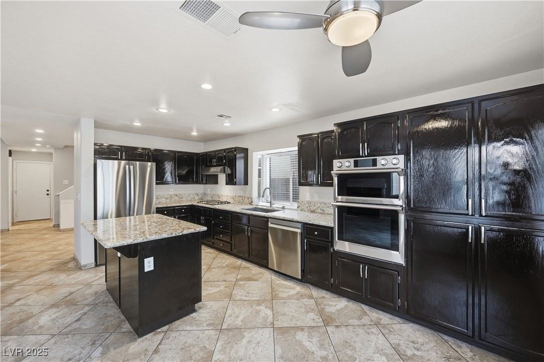 1849 Derbyshire Dr - Photo 3 of 33