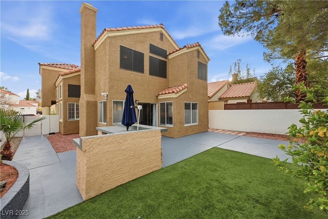 1849 Derbyshire Dr - Photo 6 of 33