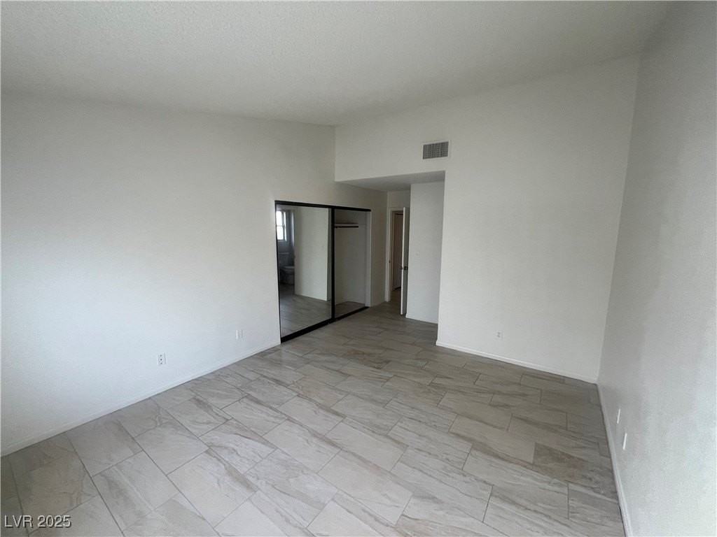 368 Abbington St - Photo 5 of 13