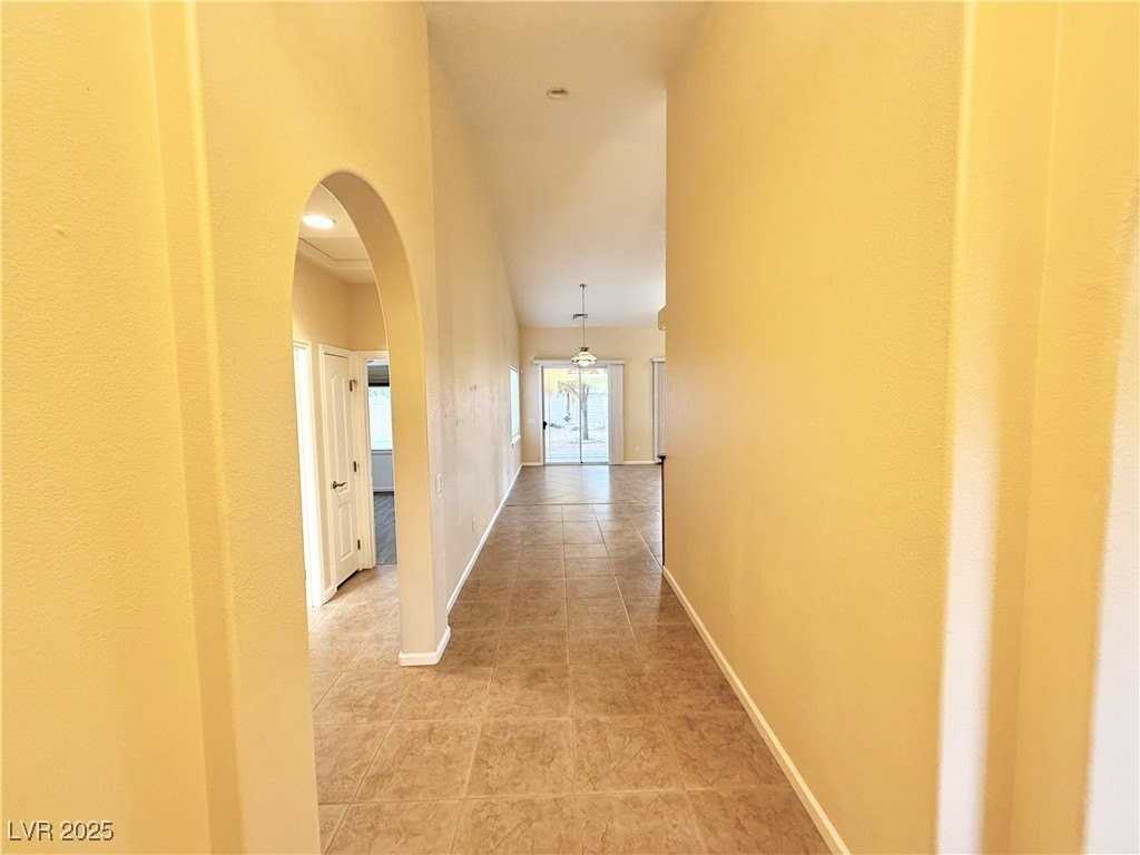 6780 Sandpebble St - Photo 7 of 32