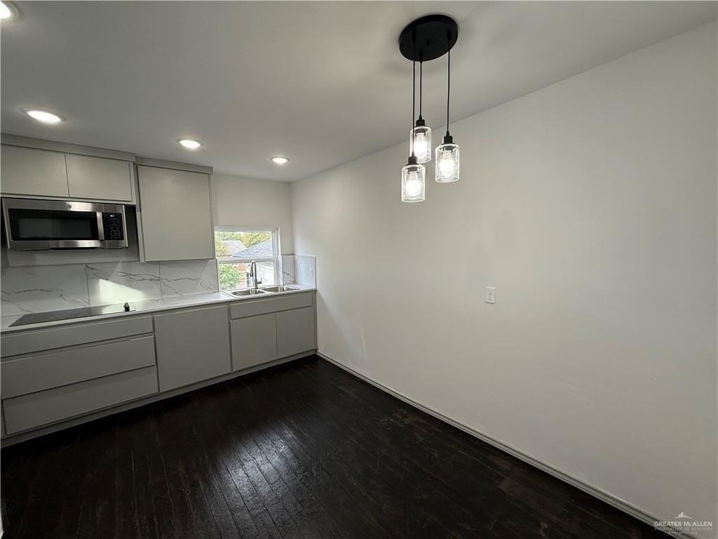 1017 Miller Ave - Photo 2 of 8