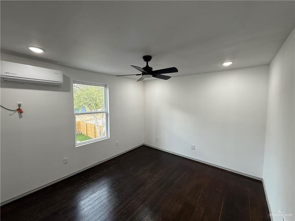 1017 Miller Ave - Photo 5 of 8