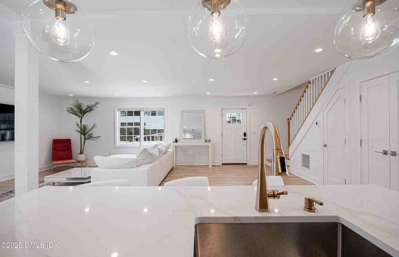 82 Josephine Evaristo Ave - Photo 3 of 22