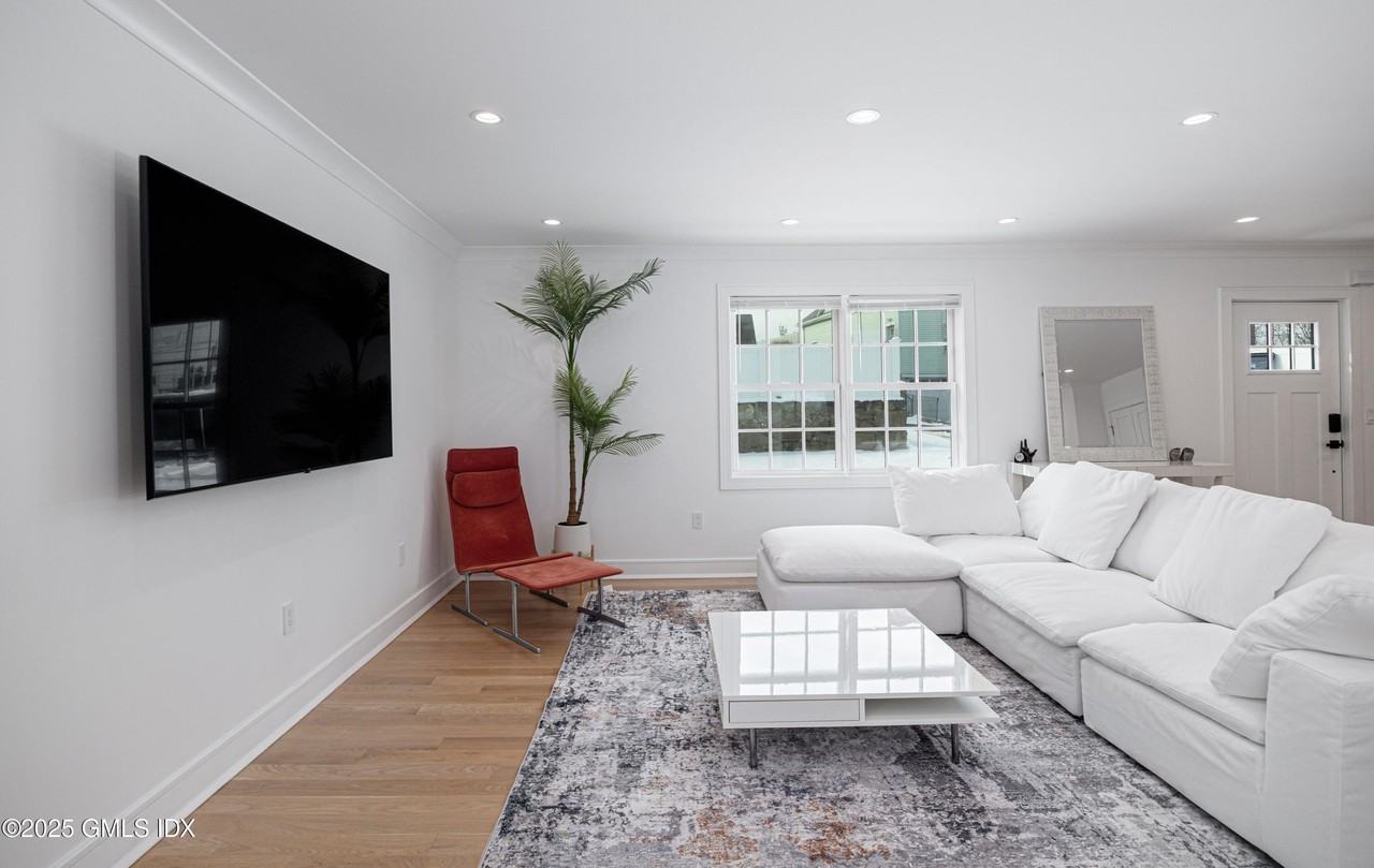 82 Josephine Evaristo Ave - Photo 7 of 22