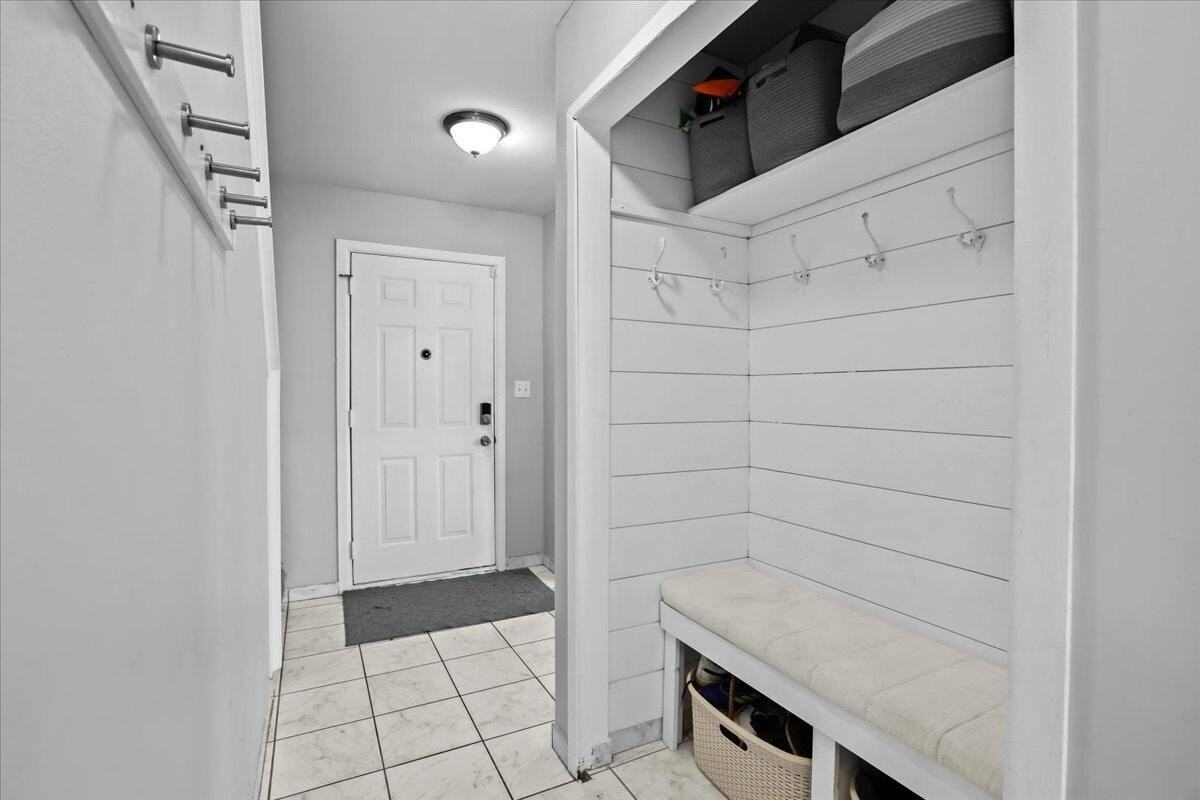 29945 Everett St - Photo 5 of 44